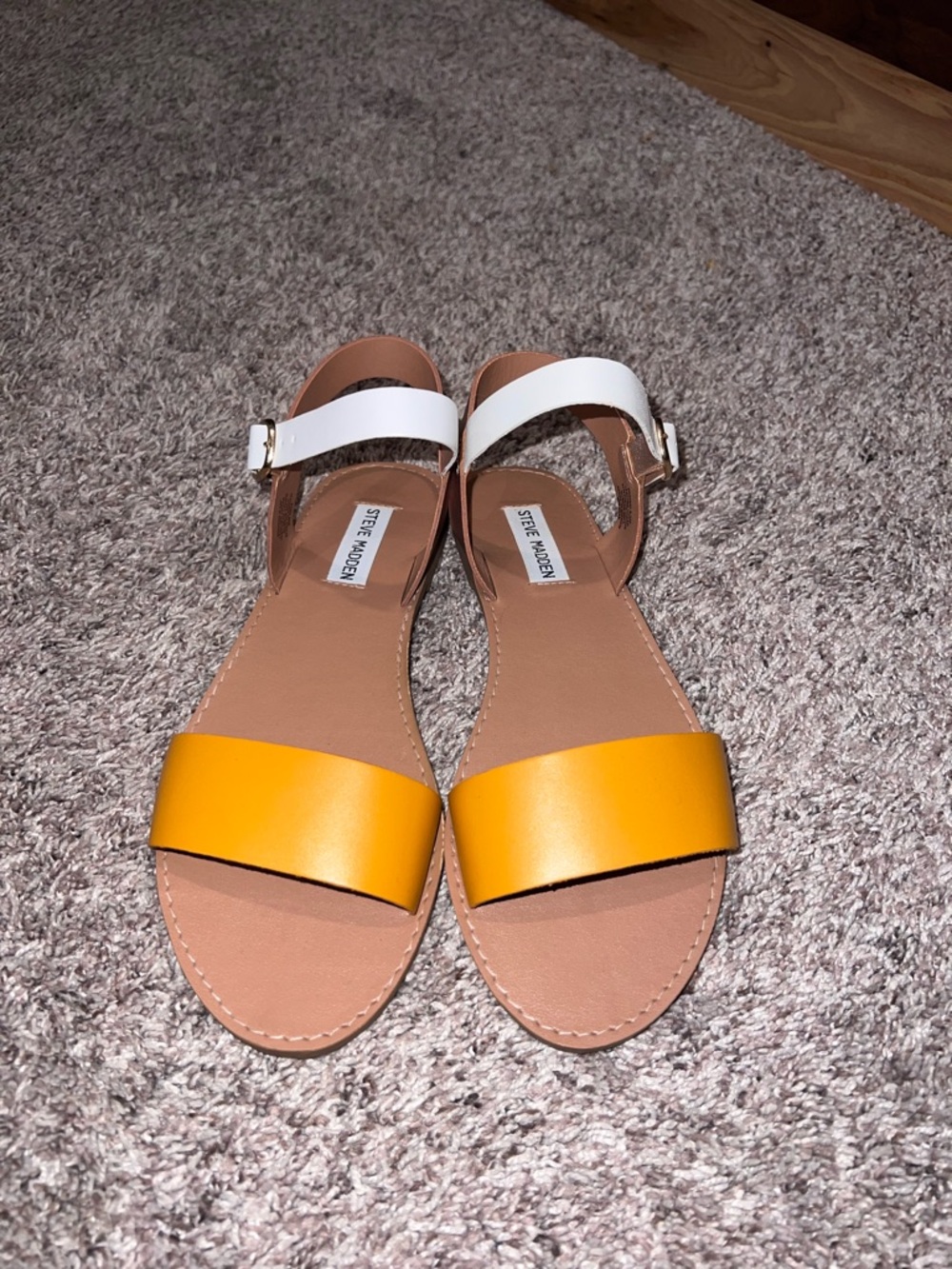 Steve Madden Yellow and White Flat Slide Sandals